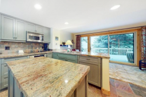 Cozy Townhome in Racquet Club Village